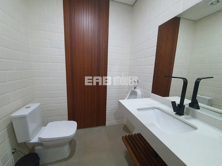 Casa na praia de Itamambuca, com 6 suítes, sauna e piscina