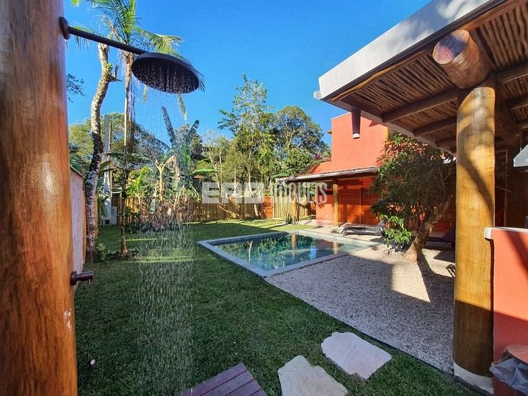 Casa moderna com 4 suítes e piscina em Itamambuca