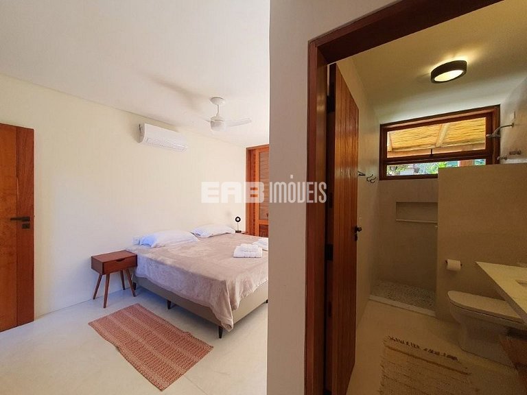 Casa moderna com 4 suítes e piscina em Itamambuca