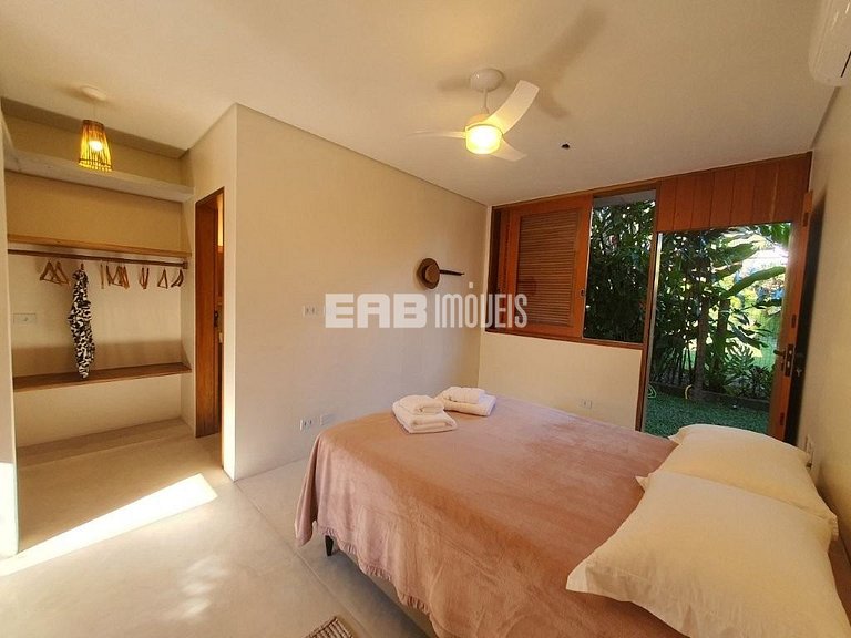 Casa moderna com 4 suítes e piscina em Itamambuca