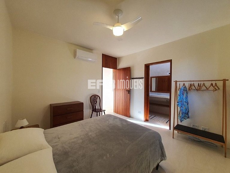 Casa moderna com 4 suítes e piscina em Itamambuca