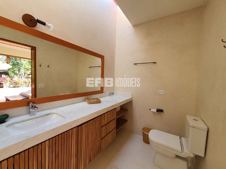 Casa moderna com 4 suítes e piscina em Itamambuca