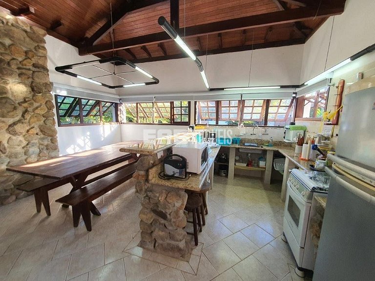 Em frente à área verde