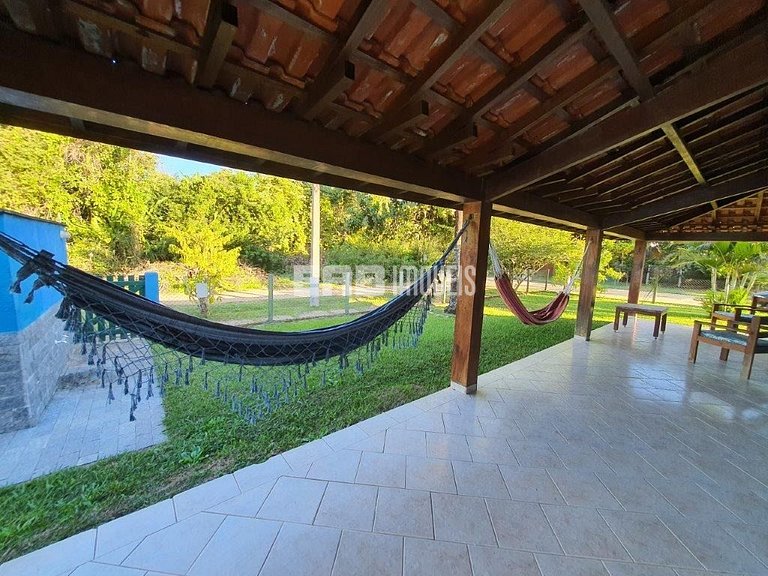 Em frente à área verde