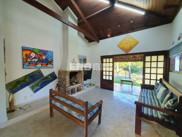 Em frente à área verde