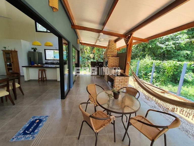 Casa na praia de Itamambuca