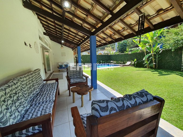 Casa com piscina, para 9 pessoas, a apenas 180m da praia