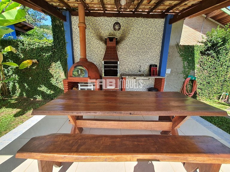 Casa com piscina, para 9 pessoas, a apenas 180m da praia