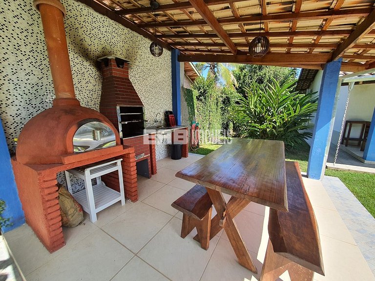 Casa com piscina, para 9 pessoas, a apenas 180m da praia