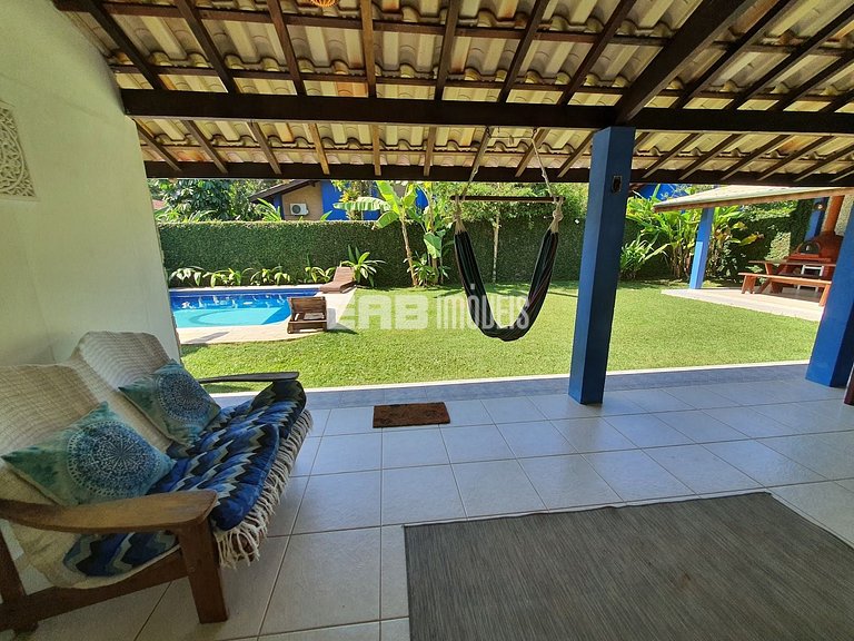 Casa com piscina, para 9 pessoas, a apenas 180m da praia