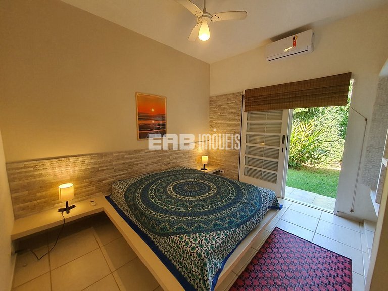 Casa com piscina, para 9 pessoas, a apenas 180m da praia