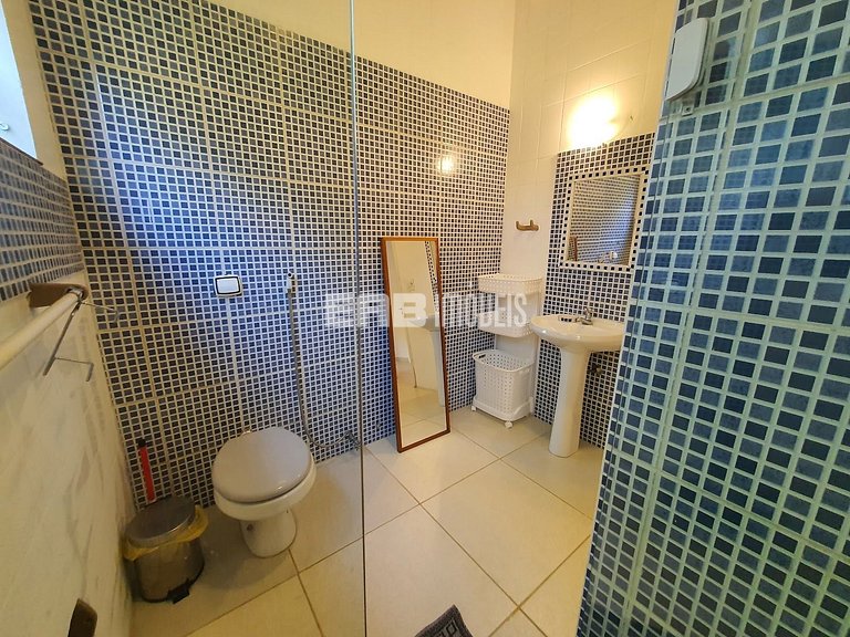 Casa com piscina, para 9 pessoas, a apenas 180m da praia