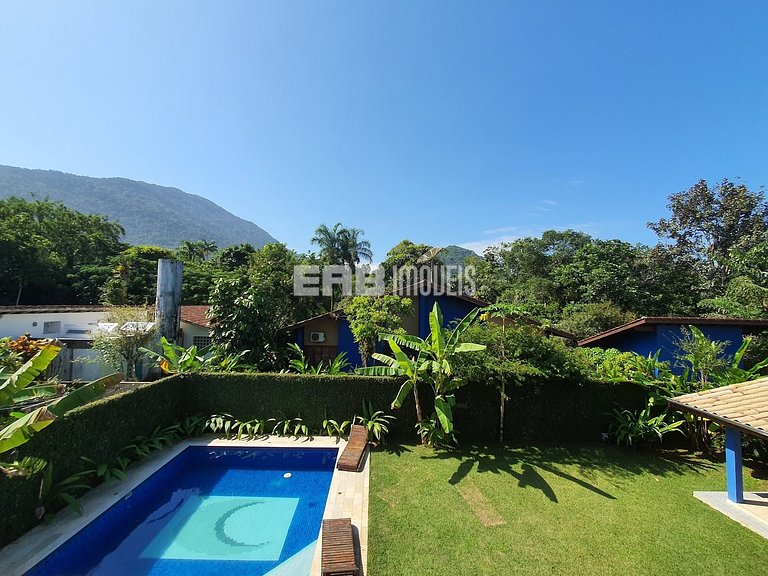 Casa com piscina, para 9 pessoas, a apenas 180m da praia