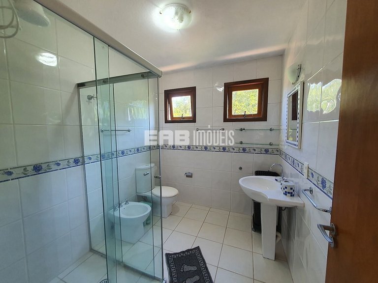 Casa com piscina, para 9 pessoas, a apenas 180m da praia