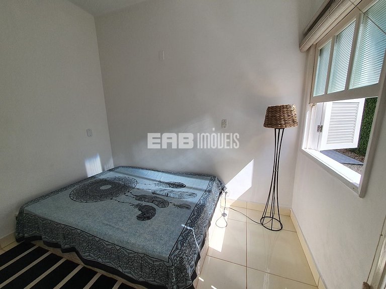 Casa com piscina, para 9 pessoas, a apenas 180m da praia