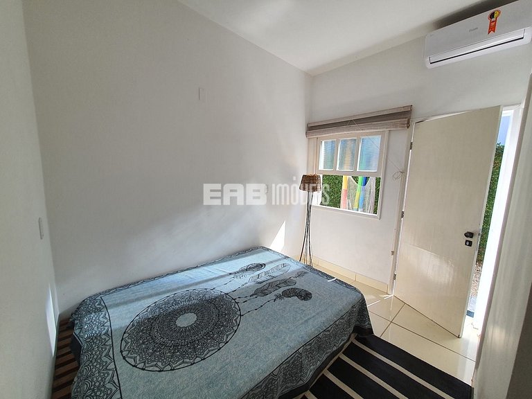 Casa com piscina, para 9 pessoas, a apenas 180m da praia