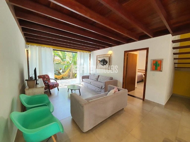 Casa moderna, com piscina, na Praia de Itamambuca