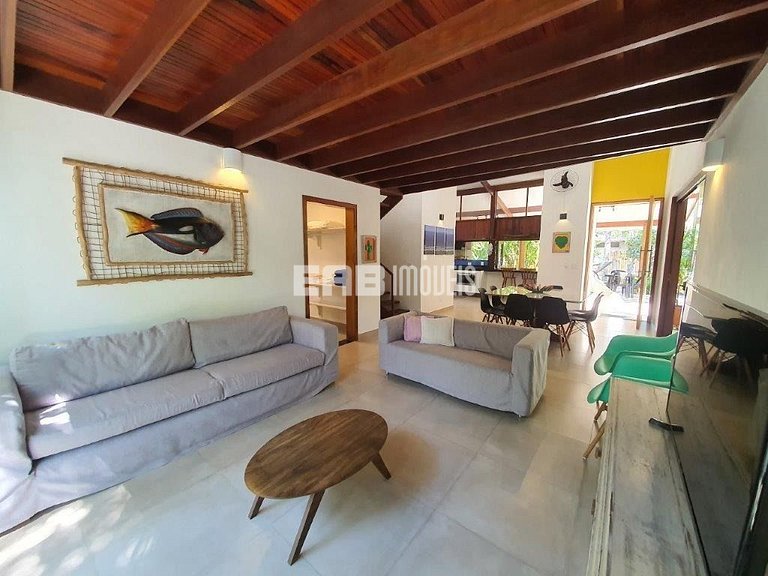 Casa moderna, com piscina, na Praia de Itamambuca