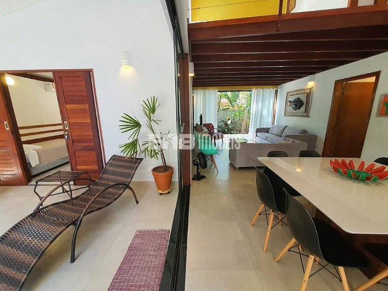 Casa moderna, com piscina, na Praia de Itamambuca