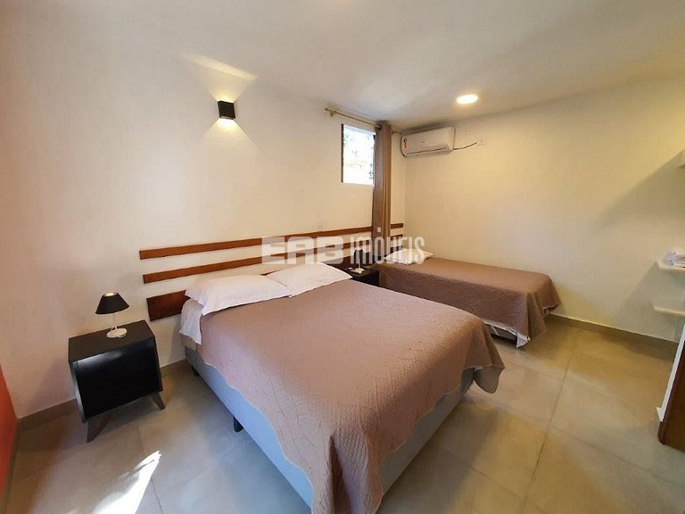 Casa moderna, com piscina, na Praia de Itamambuca