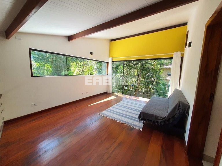 Casa moderna, com piscina, na Praia de Itamambuca