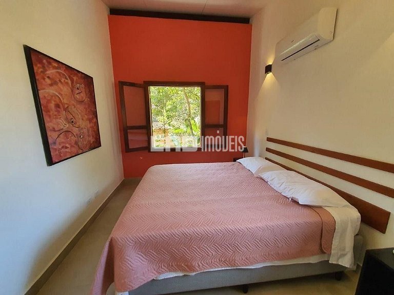 Casa moderna, com piscina, na Praia de Itamambuca