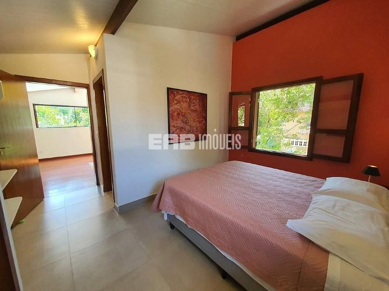 Casa moderna, com piscina, na Praia de Itamambuca