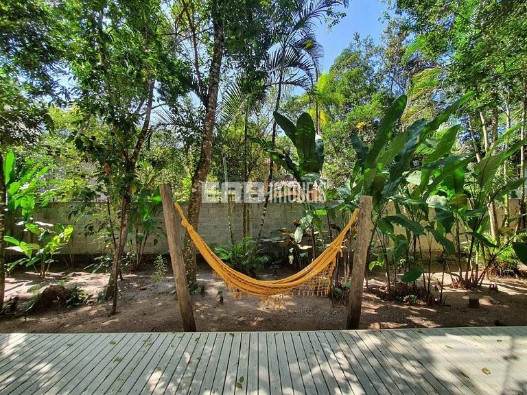 Casa moderna, com piscina, na Praia de Itamambuca