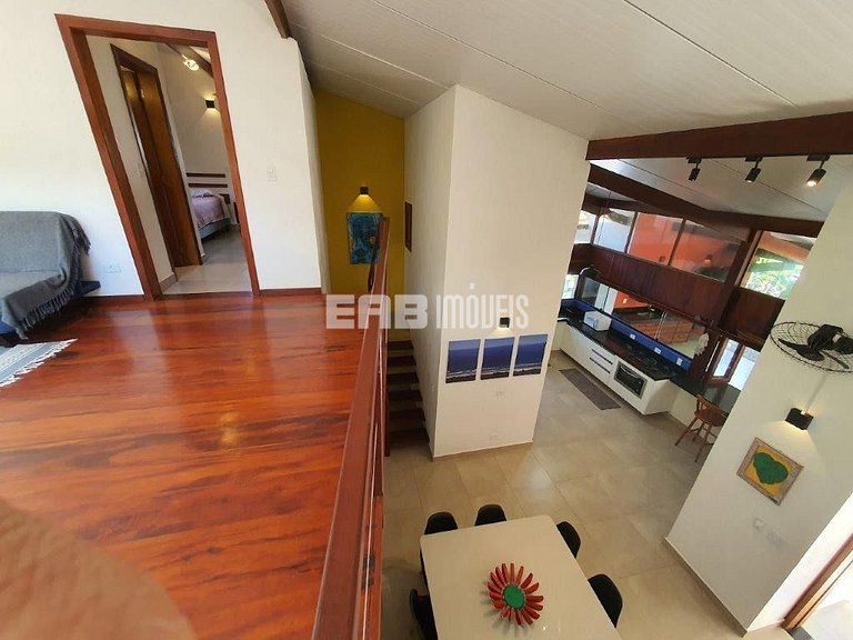 Casa moderna, com piscina, na Praia de Itamambuca