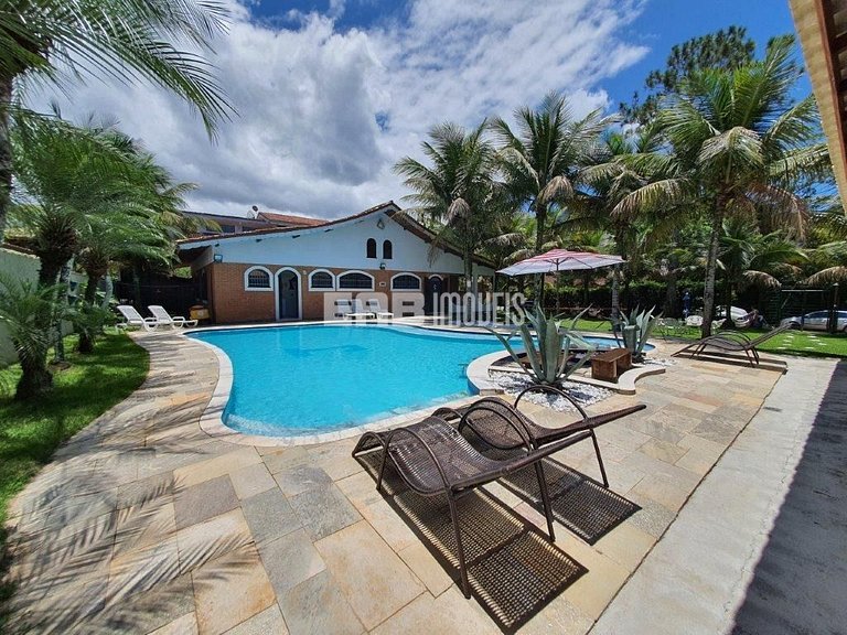 Casa para até 18 pessoas, com 8 dormitórios, na praia de Ita