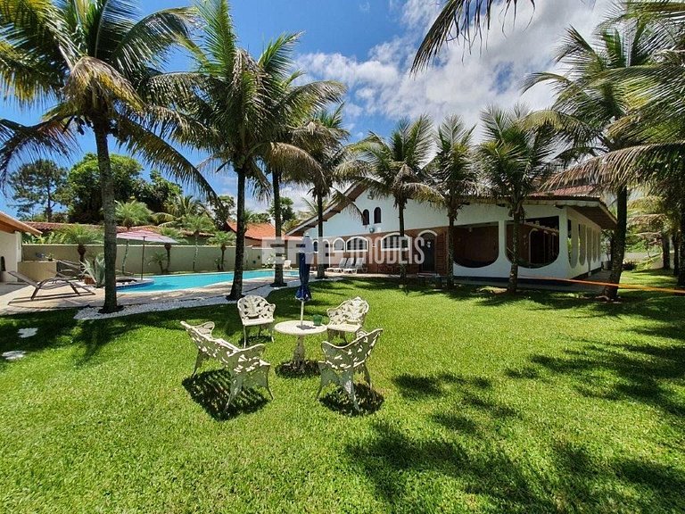 Casa para até 18 pessoas, com 8 dormitórios, na praia de Ita