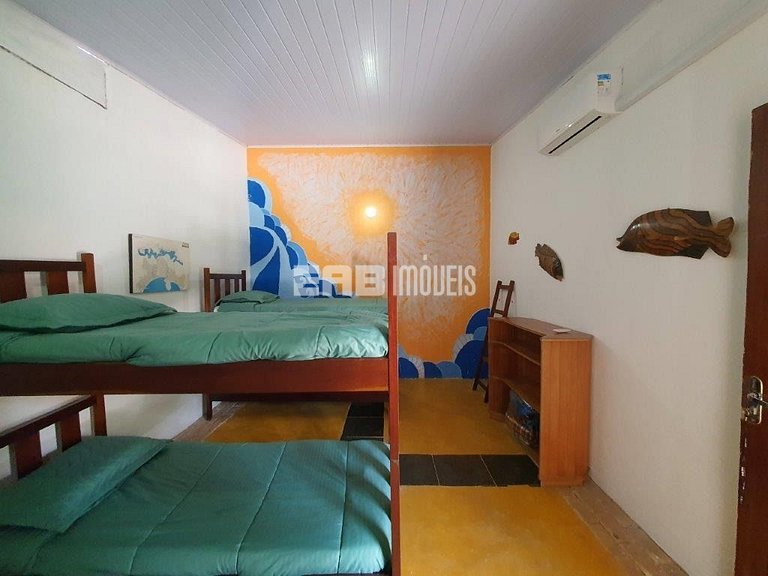 Casa para até 18 pessoas, com 8 dormitórios, na praia de Ita