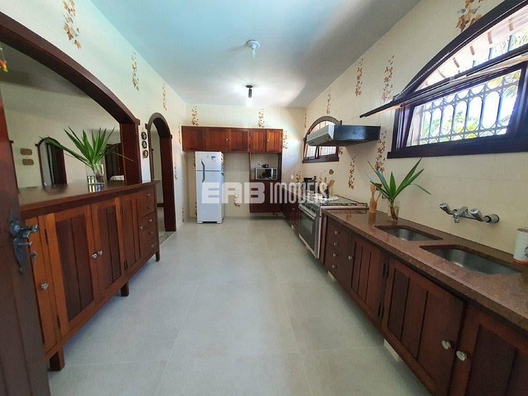 Casa para até 18 pessoas, com 8 dormitórios, na praia de Ita