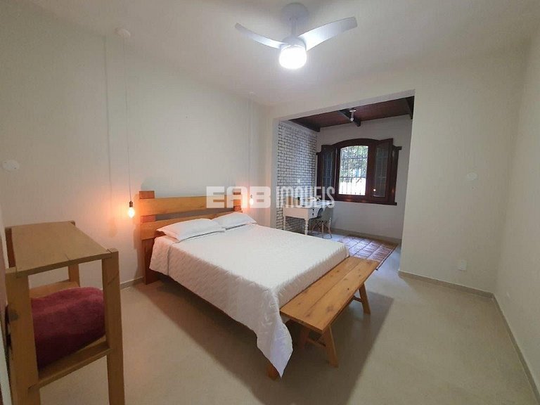 Casa para até 18 pessoas, com 8 dormitórios, na praia de Ita