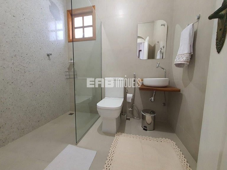 Casa para até 18 pessoas, com 8 dormitórios, na praia de Ita