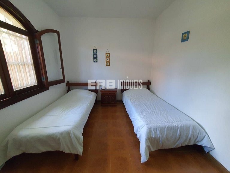 Casa para até 18 pessoas, com 8 dormitórios, na praia de Ita