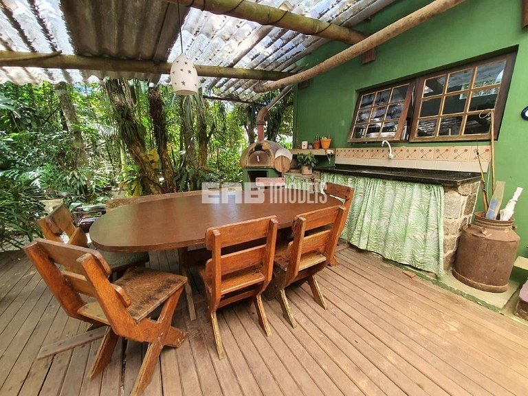 Casa com 8 suítes na Praia de Itamambuca, Ubatuba