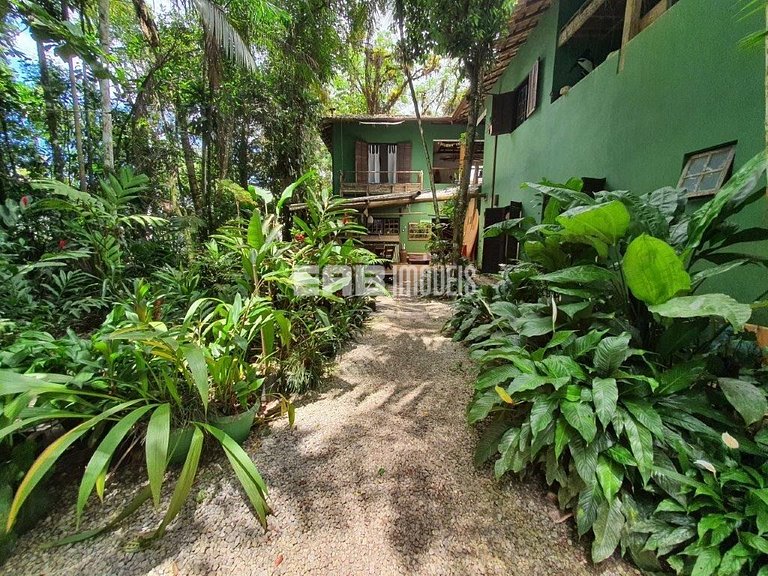 Casa com 8 suítes na Praia de Itamambuca, Ubatuba