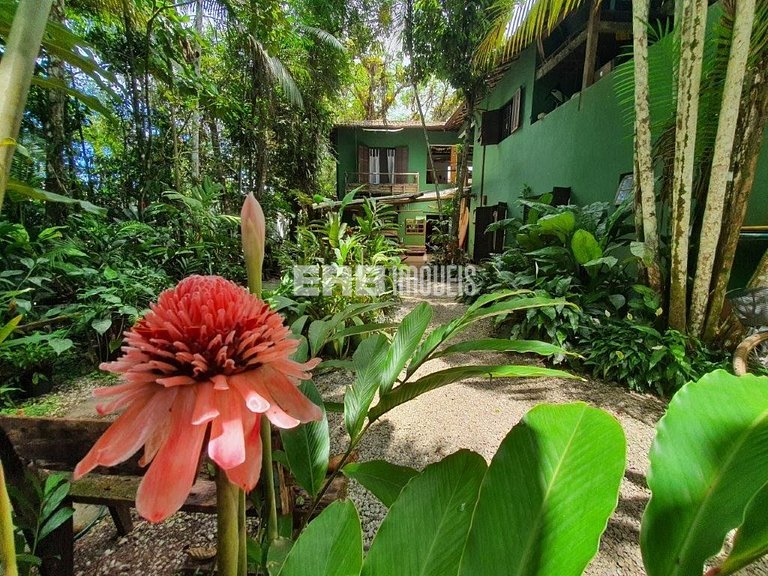 Casa com 8 suítes na Praia de Itamambuca, Ubatuba