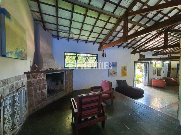 A poucos metros da linda praia de Itamambuca em Ubatuba