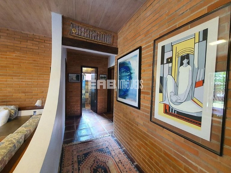 Casa a poucos passos da praia de Itamambuca