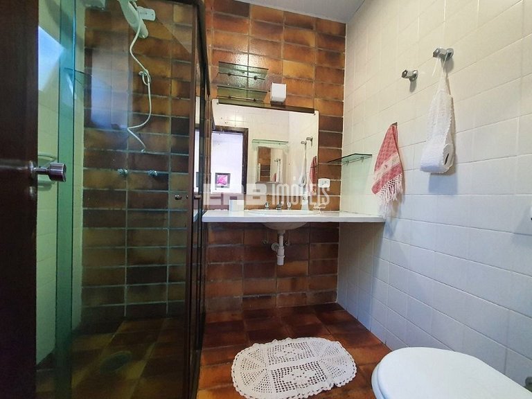 Casa a poucos passos da praia de Itamambuca