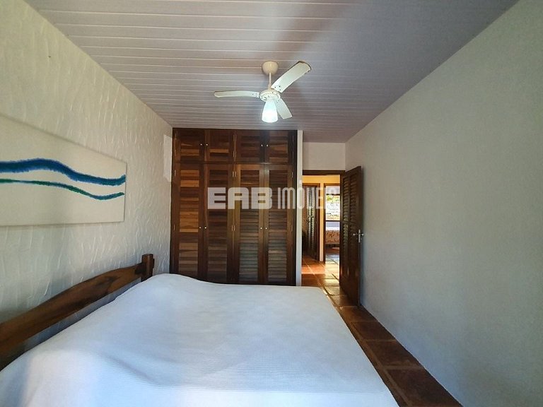 Casa a poucos passos da praia de Itamambuca