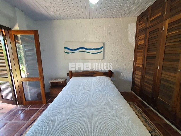 Casa a poucos passos da praia de Itamambuca