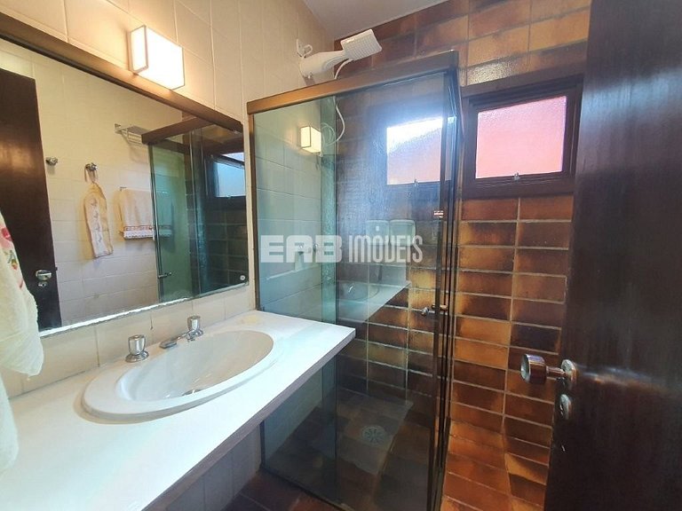 Casa a poucos passos da praia de Itamambuca