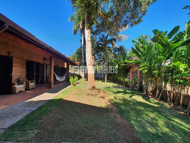 Casa a poucos passos da praia de Itamambuca