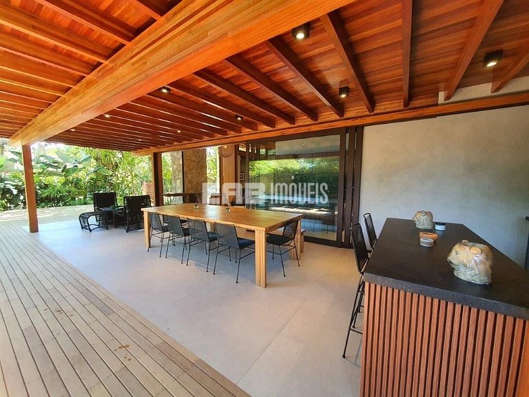 Casa de praia, com 5 suítes, ar e piscina