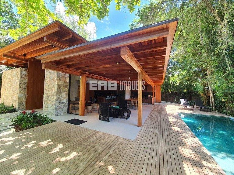 Casa de praia, com 5 suítes, ar e piscina