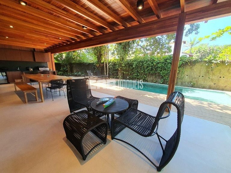 Casa de praia, com 5 suítes, ar e piscina