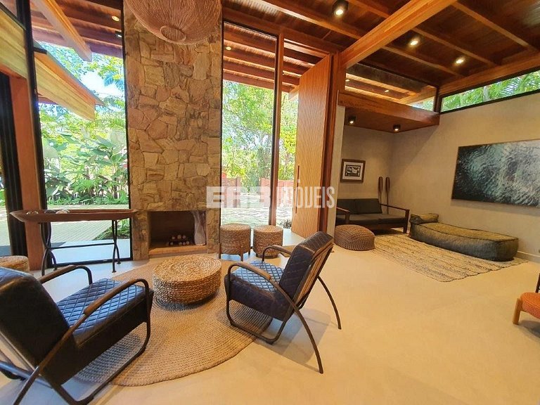 Casa de praia, com 5 suítes, ar e piscina